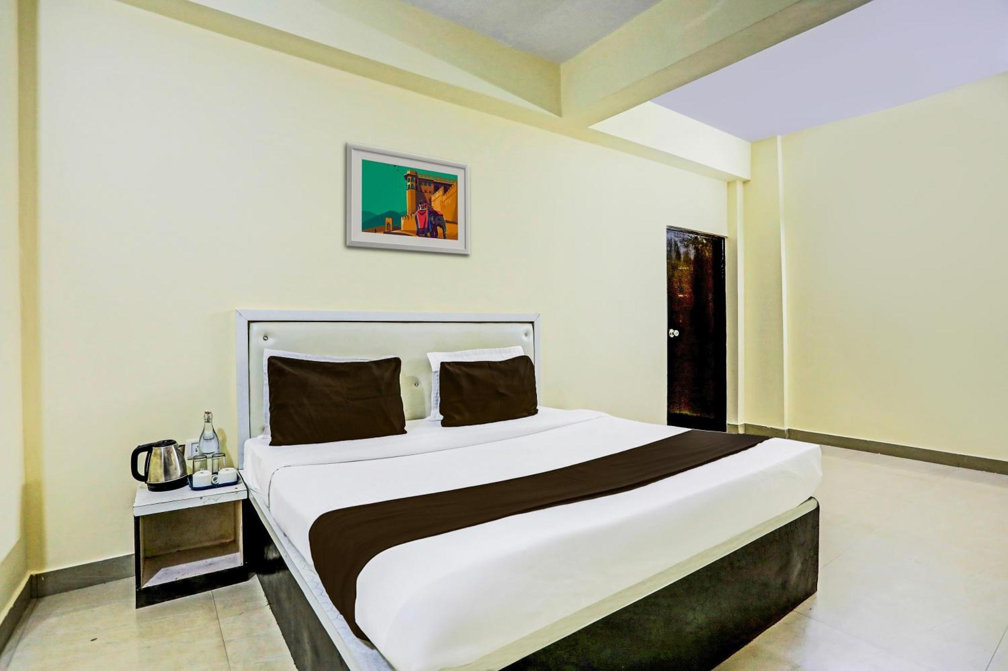 Super Hotel O Hyderabad Gate Iit Bhu Kakarmatha Buitenkant foto