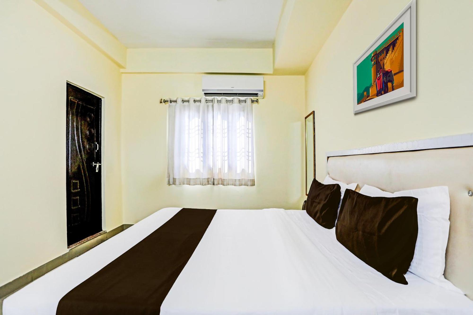 Super Hotel O Hyderabad Gate Iit Bhu Kakarmatha Buitenkant foto