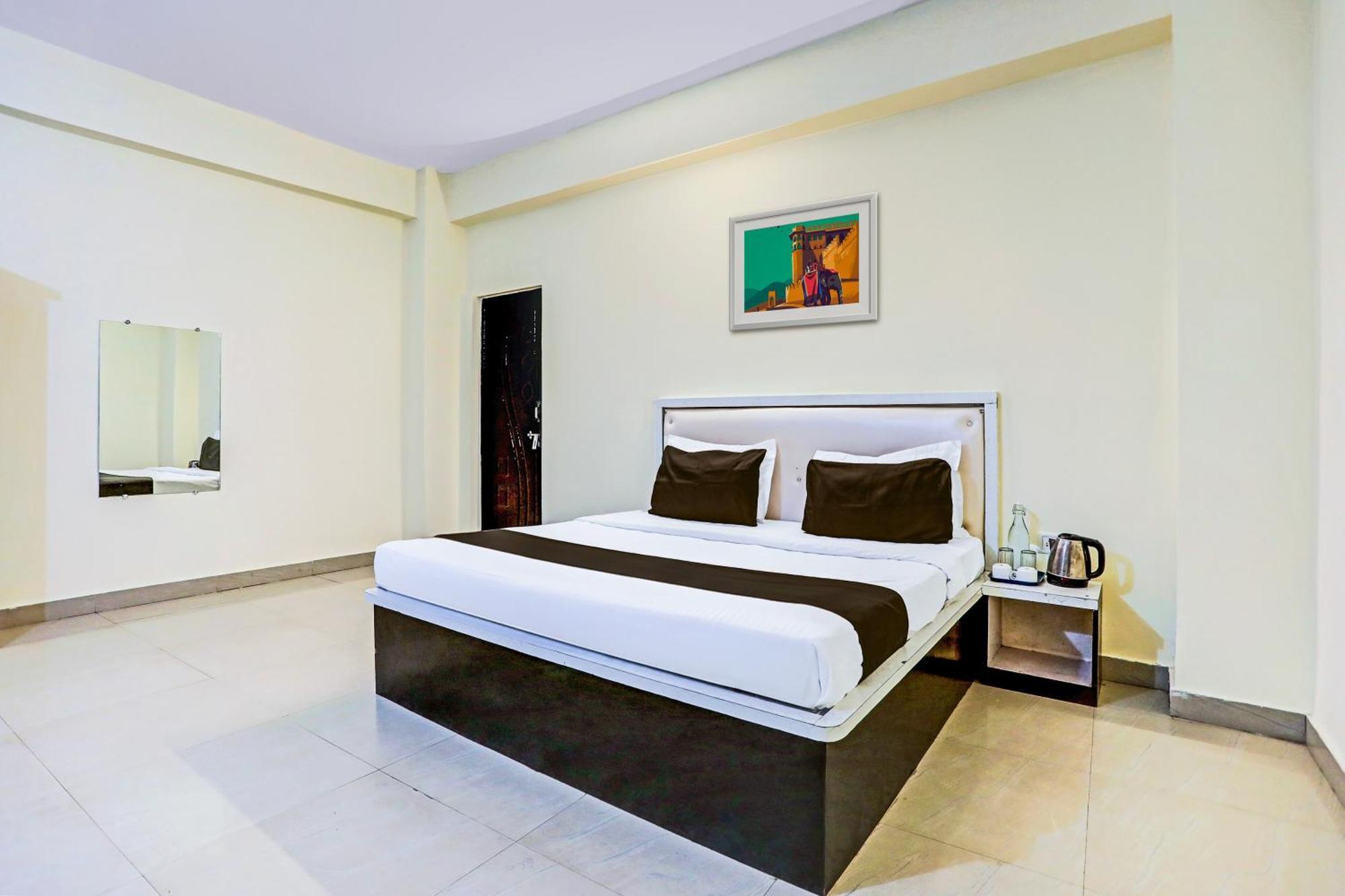 Super Hotel O Hyderabad Gate Iit Bhu Kakarmatha Buitenkant foto