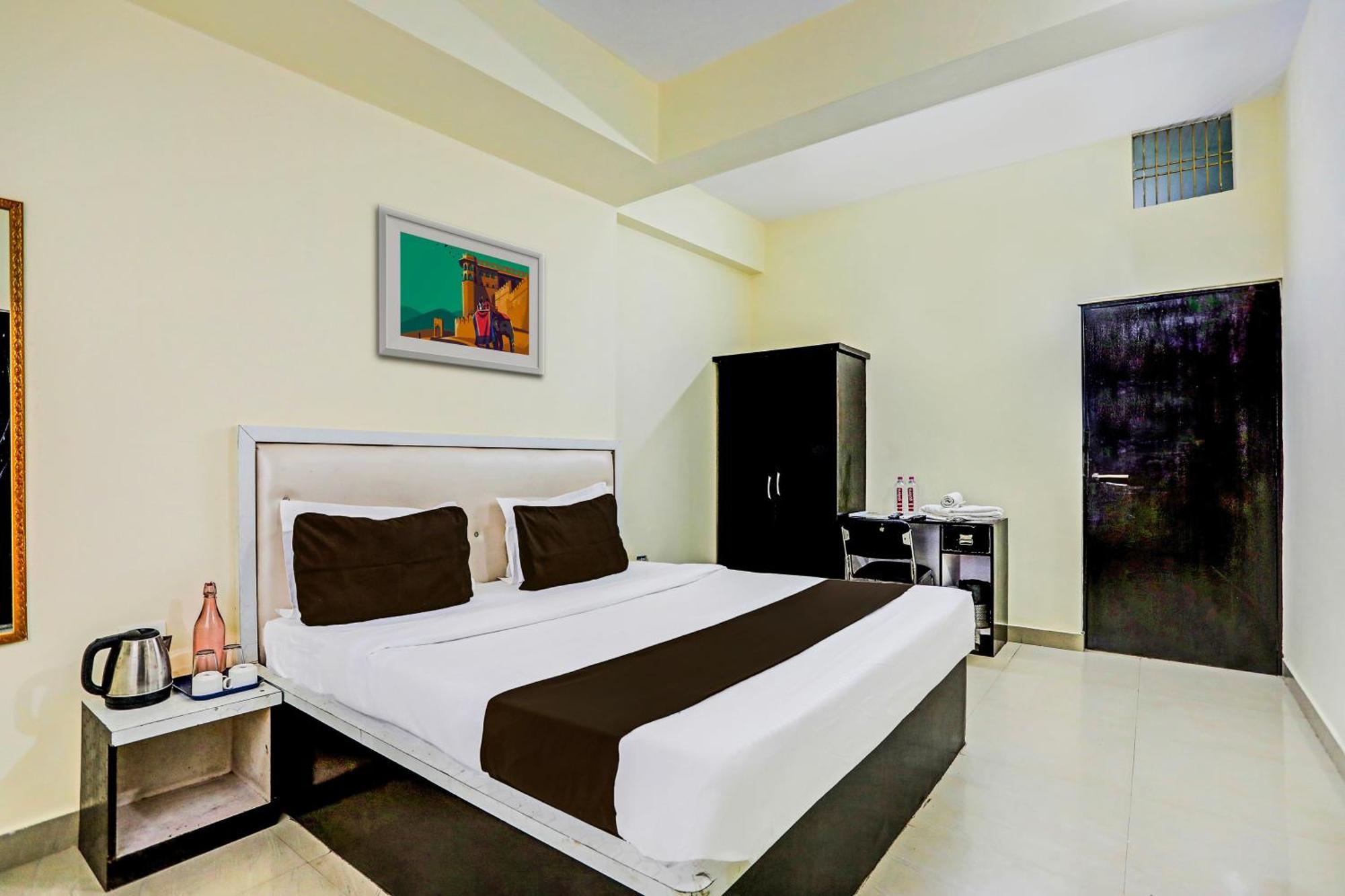 Super Hotel O Hyderabad Gate Iit Bhu Kakarmatha Buitenkant foto