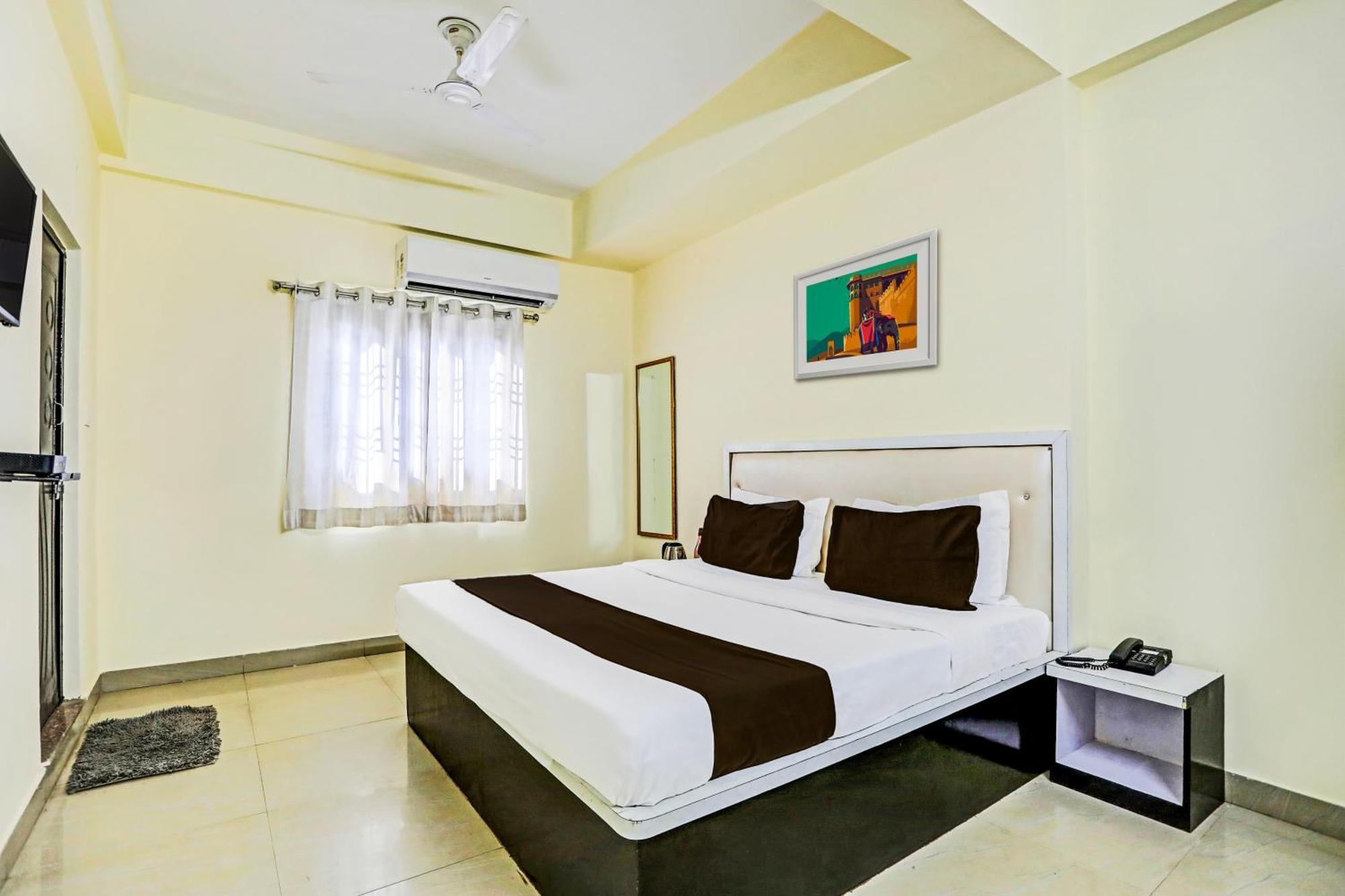 Super Hotel O Hyderabad Gate Iit Bhu Kakarmatha Buitenkant foto