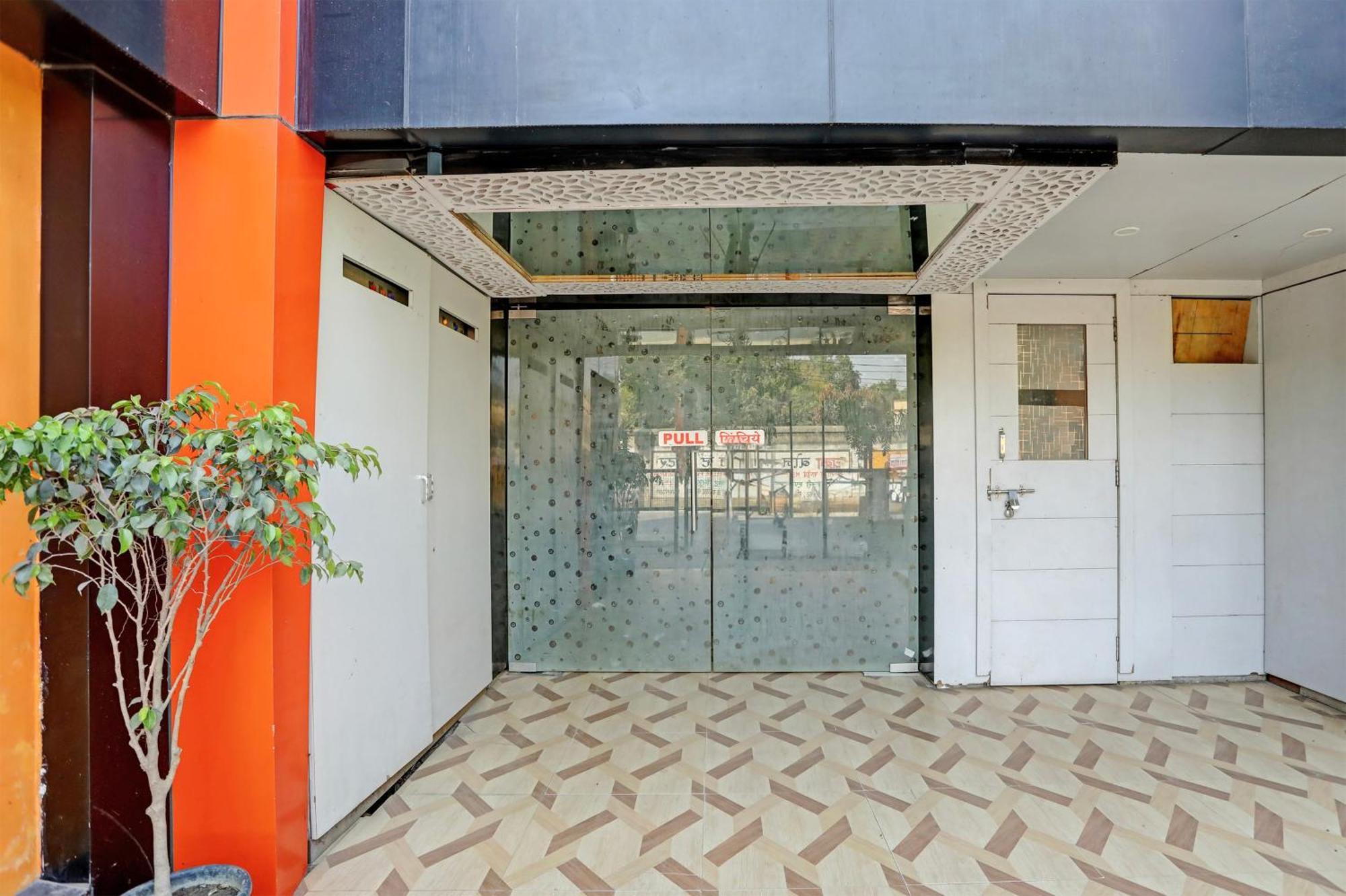Super Hotel O Hyderabad Gate Iit Bhu Kakarmatha Buitenkant foto