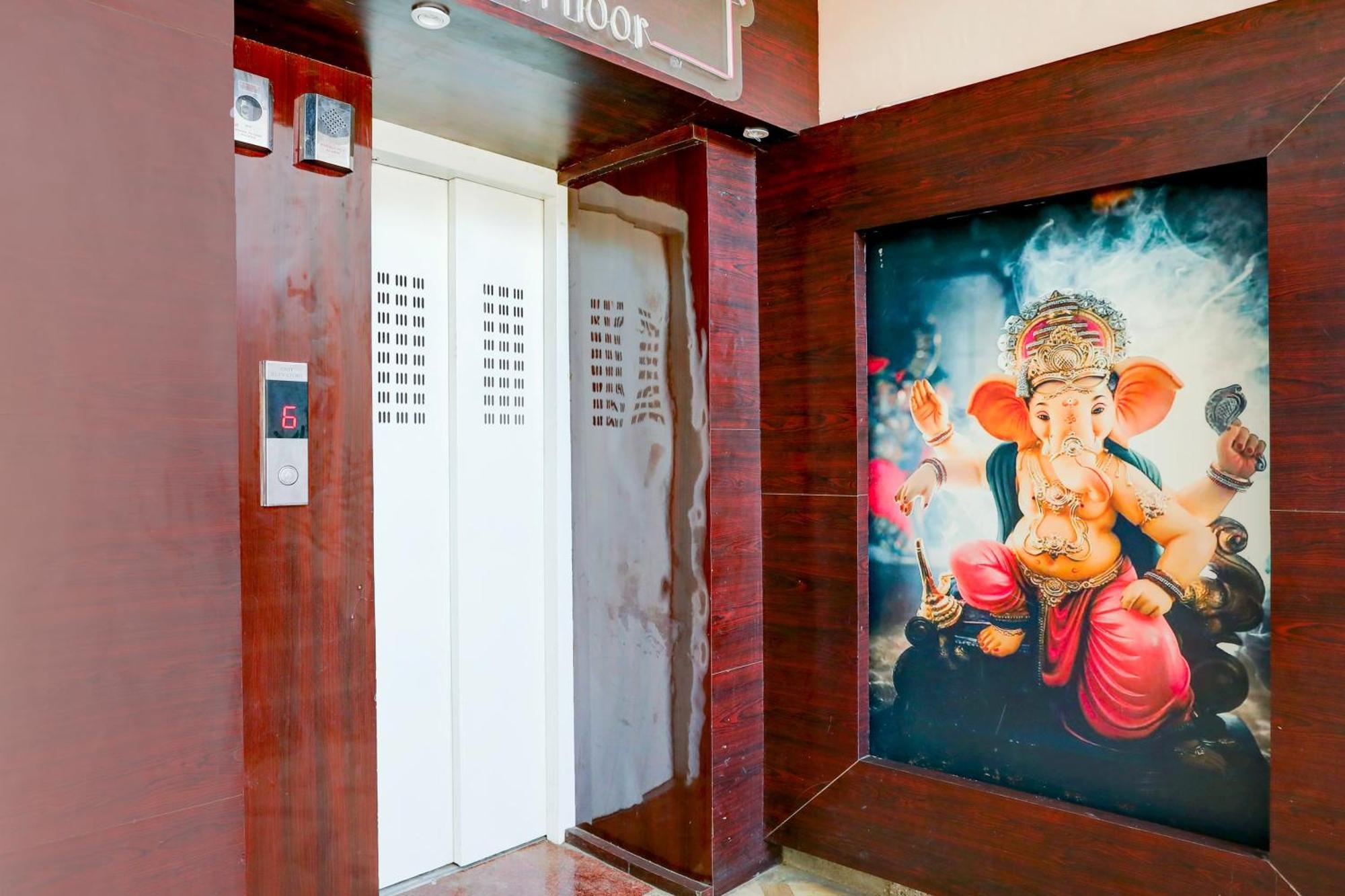 Super Hotel O Hyderabad Gate Iit Bhu Kakarmatha Buitenkant foto